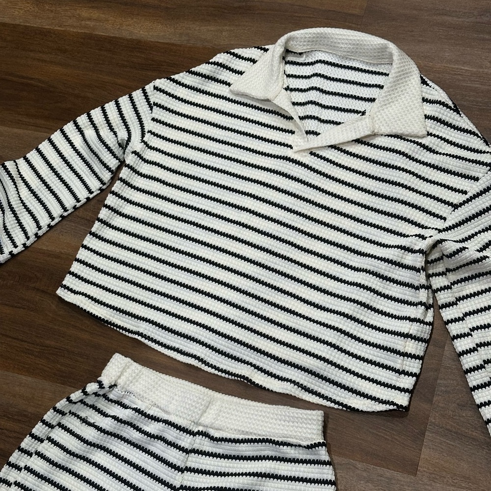 Striped Black and White Set - Picture 3 of 4